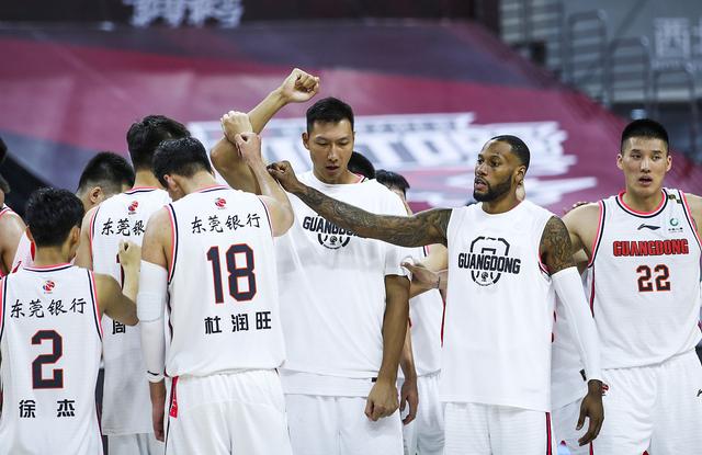 精彩对决连番上演，球队实力悬殊加剧的简单介绍